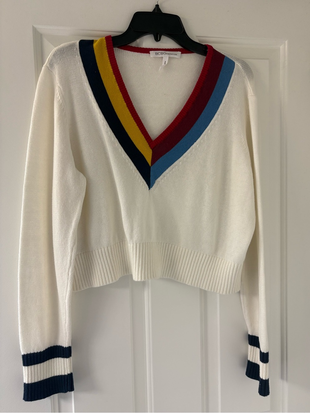 BCBGeneration Cropped White V-Neck Sweater (L)
